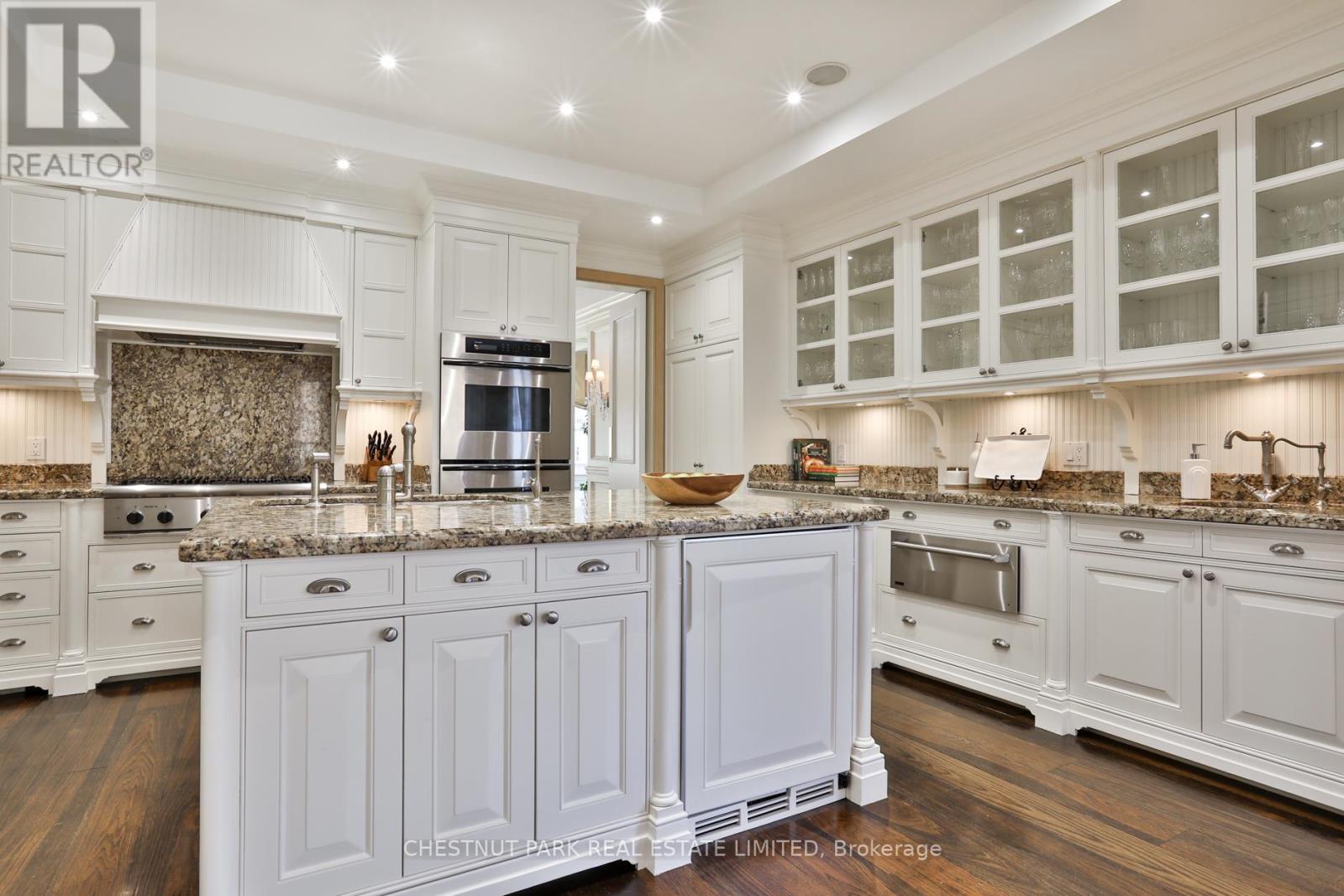 170 Roxborough Drive, Toronto, Ontario  M4W 1X8 - Photo 14 - C12473433