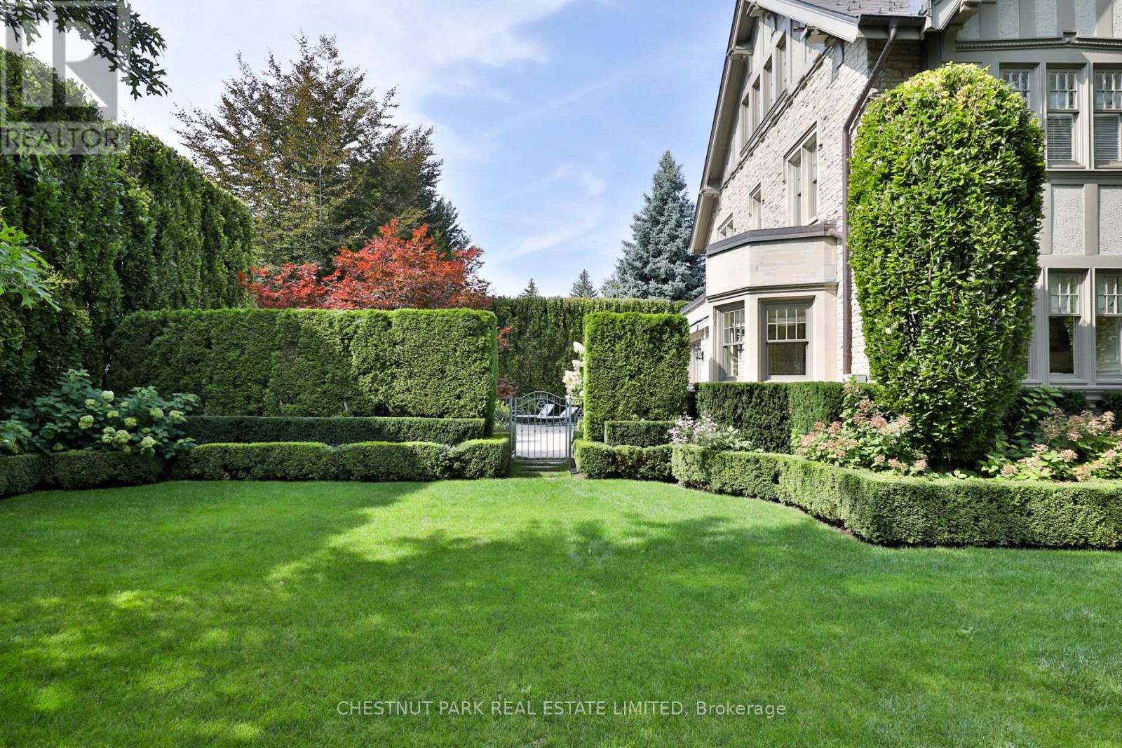 170 Roxborough Drive, Toronto, Ontario  M4W 1X8 - Photo 2 - C12473433