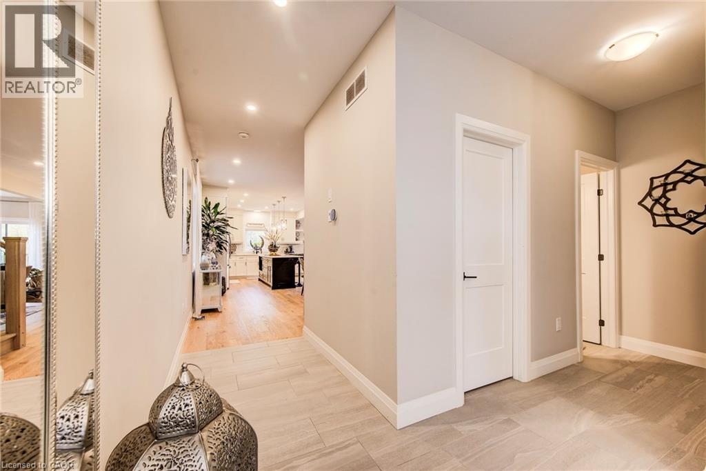 928 Chapel Hill Court, Kitchener, Ontario  N2R 0P4 - Photo 10 - 40780103