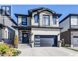 928 CHAPEL HILL Court, Kitchener, Ontario