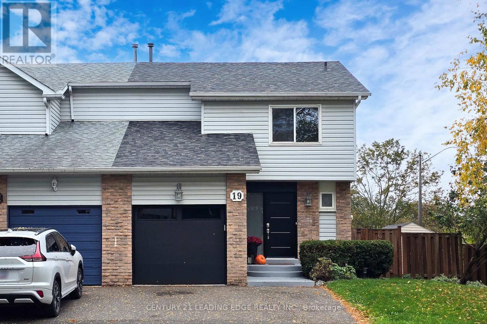19 Goodfellow Street, Whitby, Ontario  L1P 1C3 - Photo 2 - E12473442