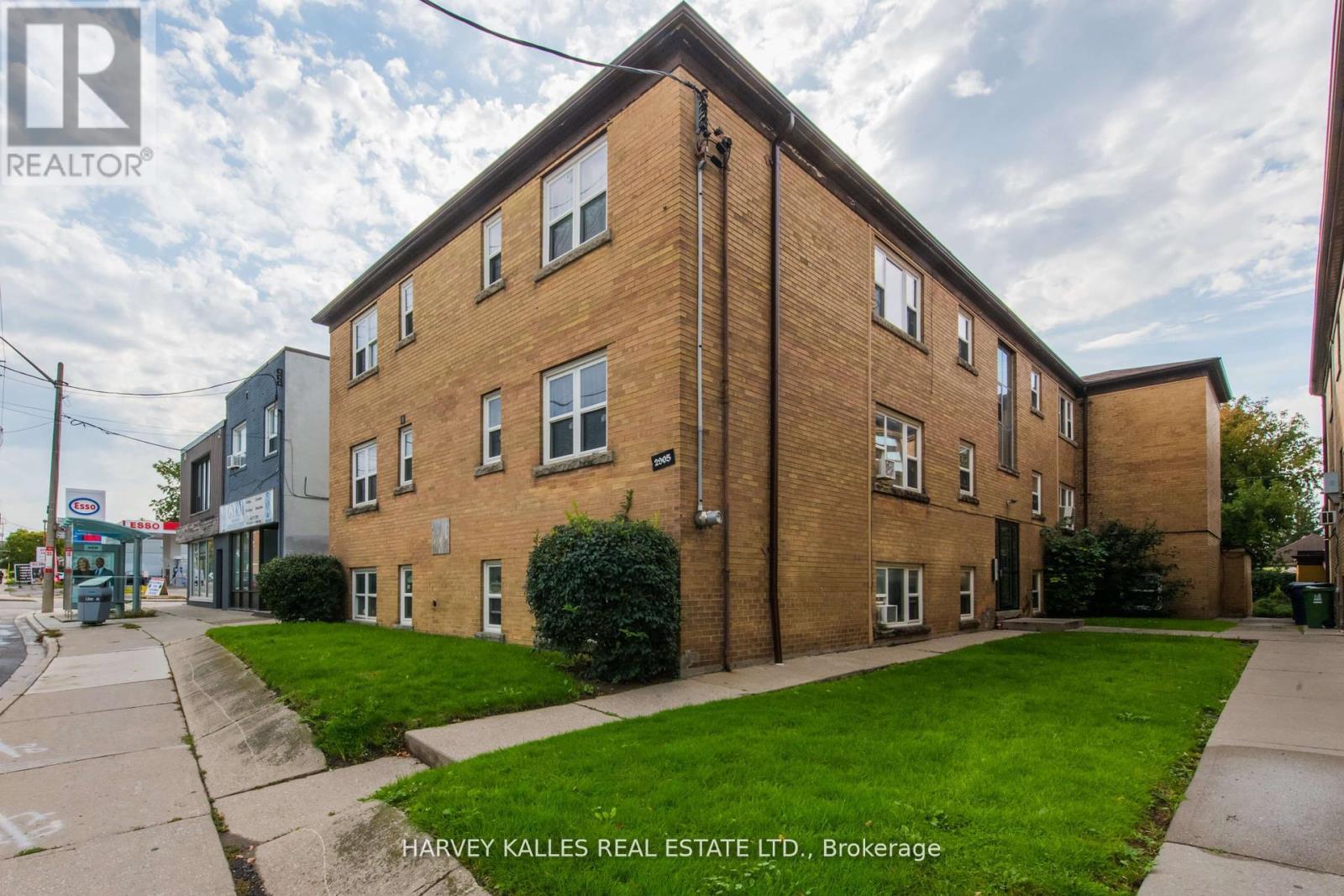 11 - 2905 ST CLAIR AVENUE E, Toronto, Ontario
