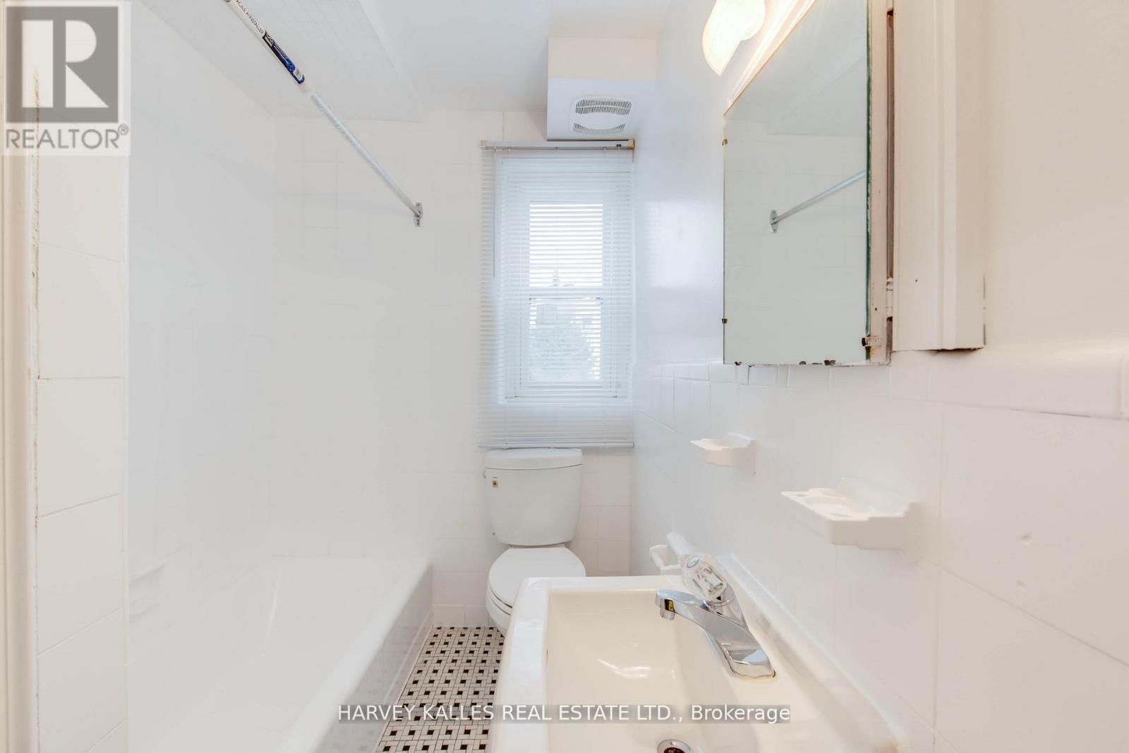 11 - 2905 St Clair Avenue E, Toronto, Ontario  M4B 1N5 - Photo 14 - E12473460
