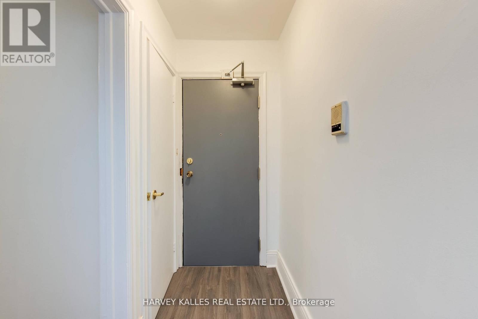 11 - 2905 St Clair Avenue E, Toronto, Ontario  M4B 1N5 - Photo 2 - E12473460