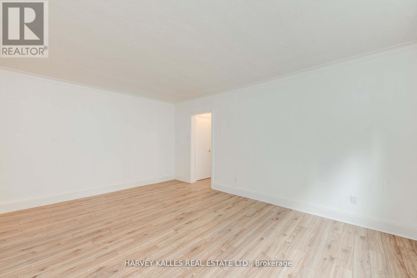 11 - 2905 St Clair Avenue E, Toronto, Ontario  M4B 1N5 - Photo 9 - E12473460