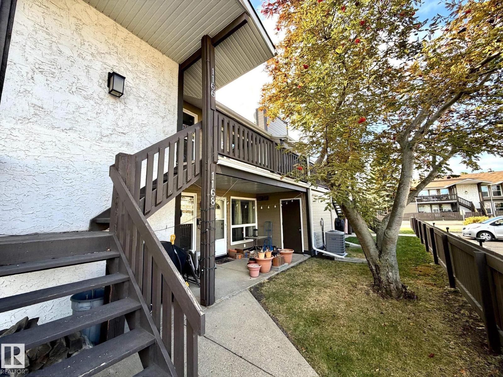 1166 Saddleback Rd Nw, Edmonton, Alberta  T6J 4Z4 - Photo 2 - E4462917