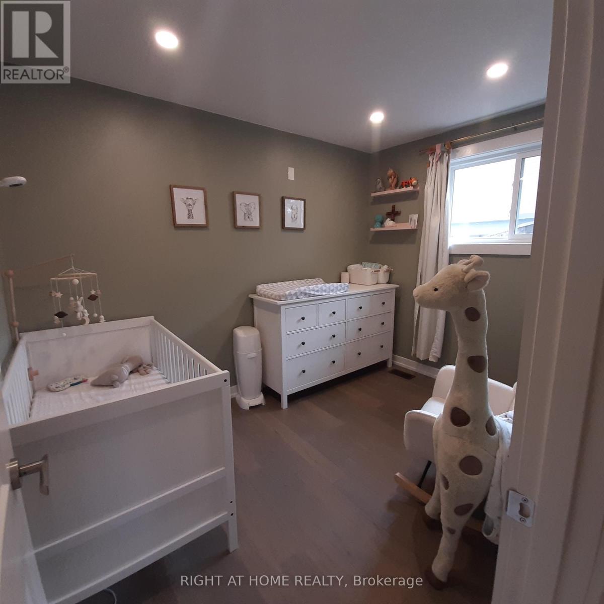 32 Davis Road, Aurora, Ontario  L4G 2B6 - Photo 15 - N12473429