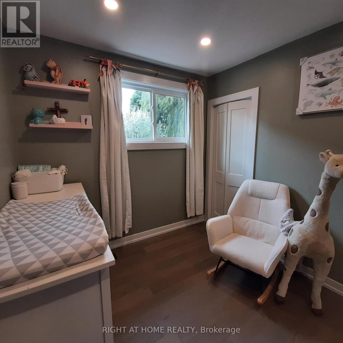 32 Davis Road, Aurora, Ontario  L4G 2B6 - Photo 17 - N12473429