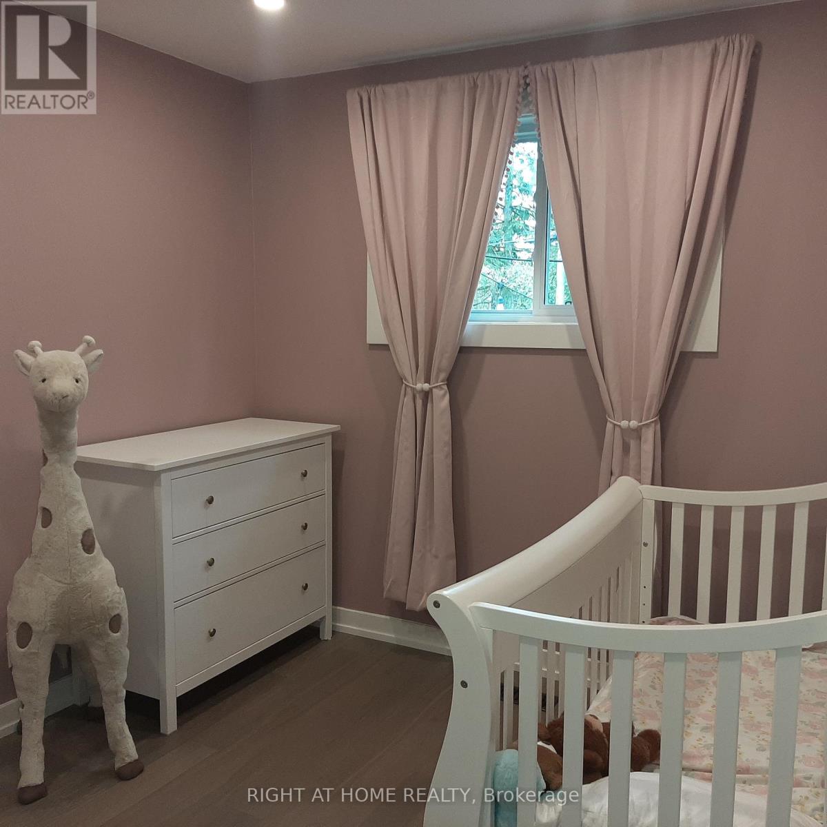 32 Davis Road, Aurora, Ontario  L4G 2B6 - Photo 18 - N12473429