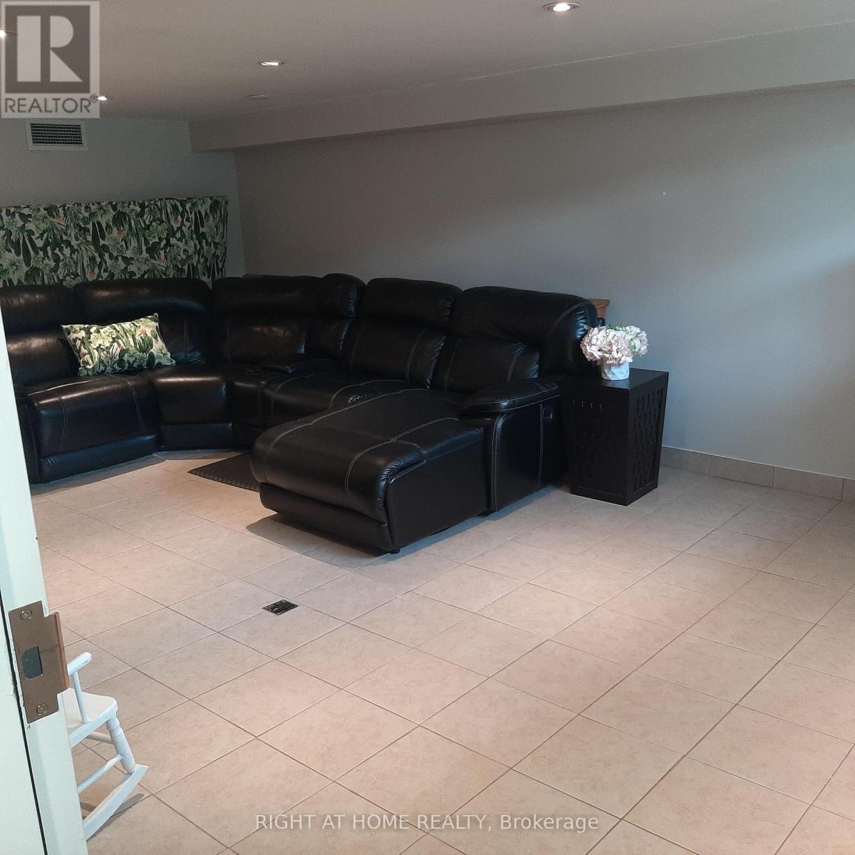 32 Davis Road, Aurora, Ontario  L4G 2B6 - Photo 25 - N12473429