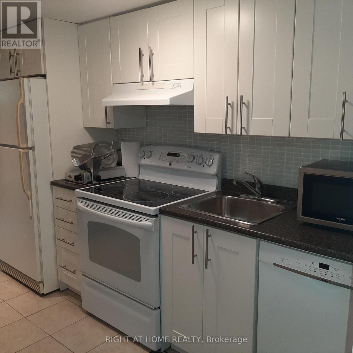 32 Davis Road, Aurora, Ontario  L4G 2B6 - Photo 29 - N12473429