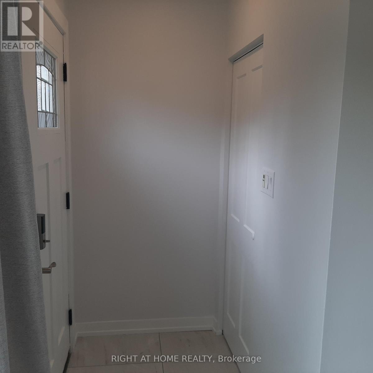 32 Davis Road, Aurora, Ontario  L4G 2B6 - Photo 3 - N12473429