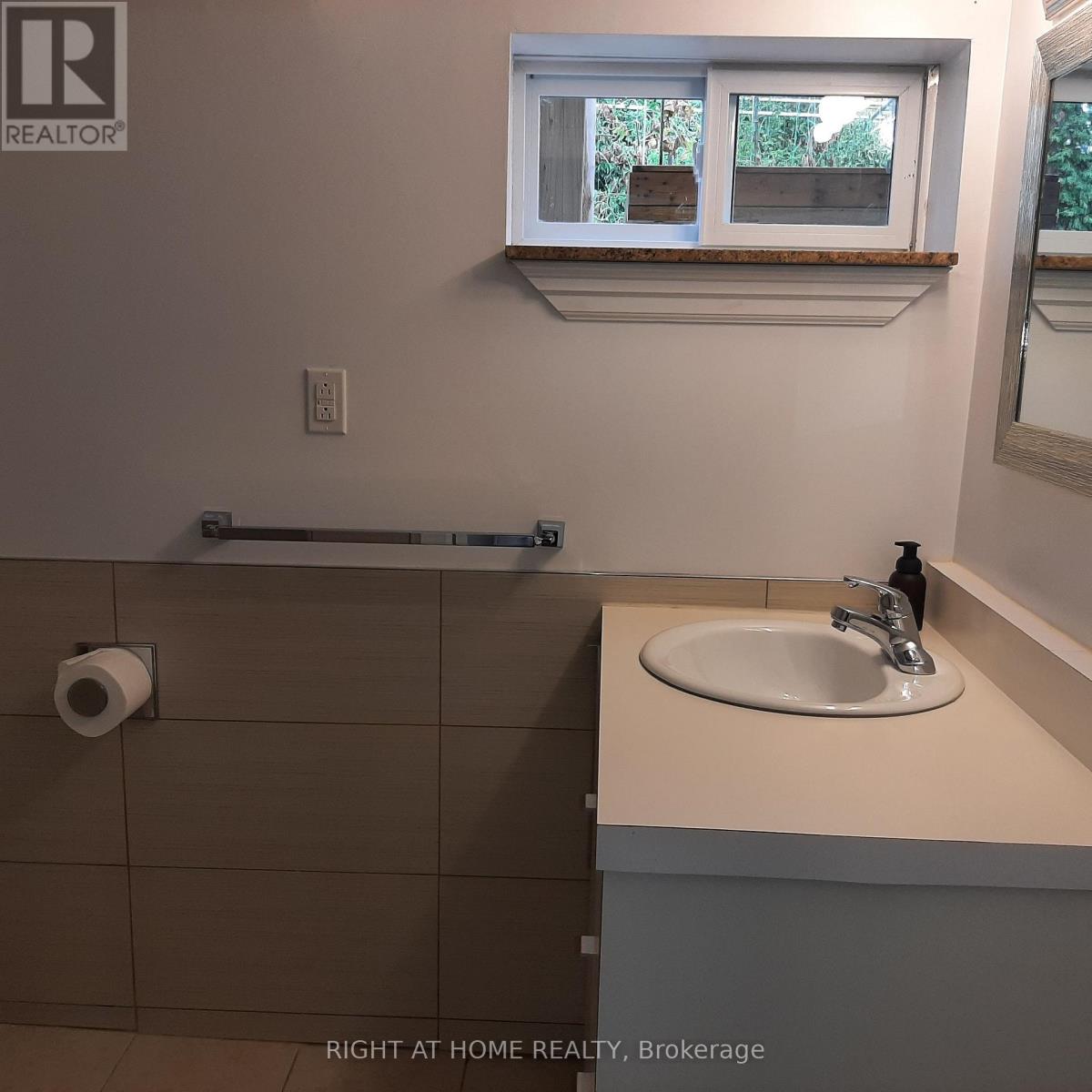 32 Davis Road, Aurora, Ontario  L4G 2B6 - Photo 34 - N12473429