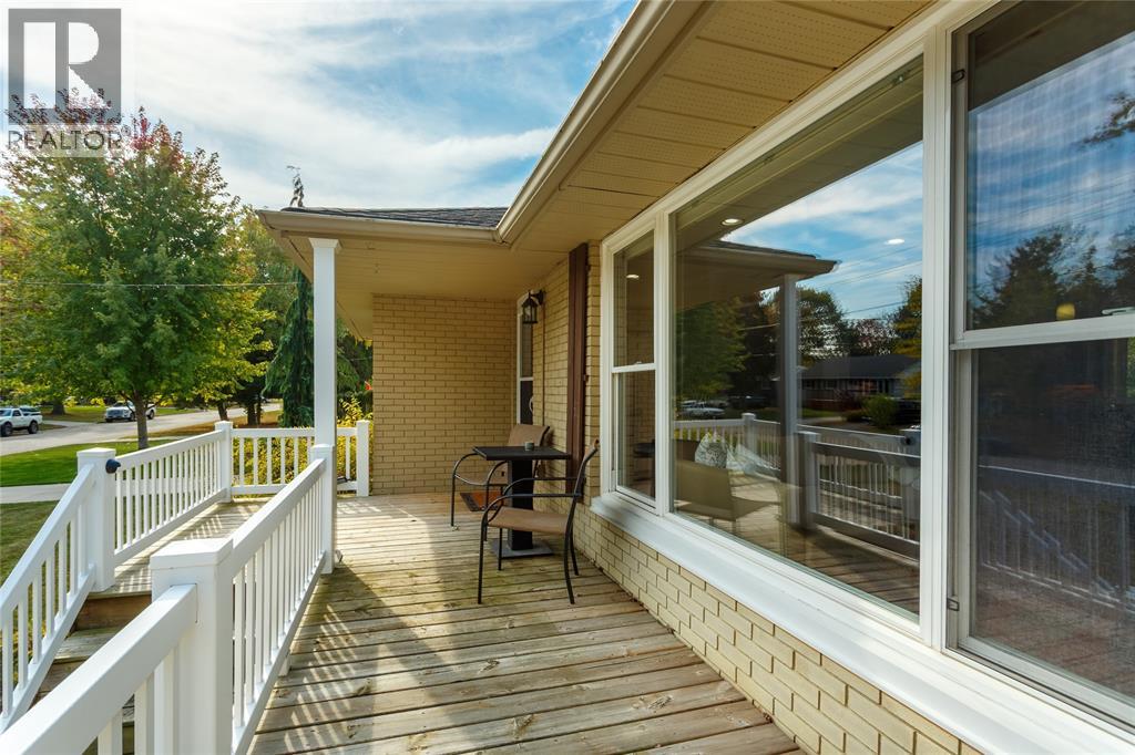 1931 Kenwick Street, Sarnia, Ontario  N0N 1C0 - Photo 4 - 25026247