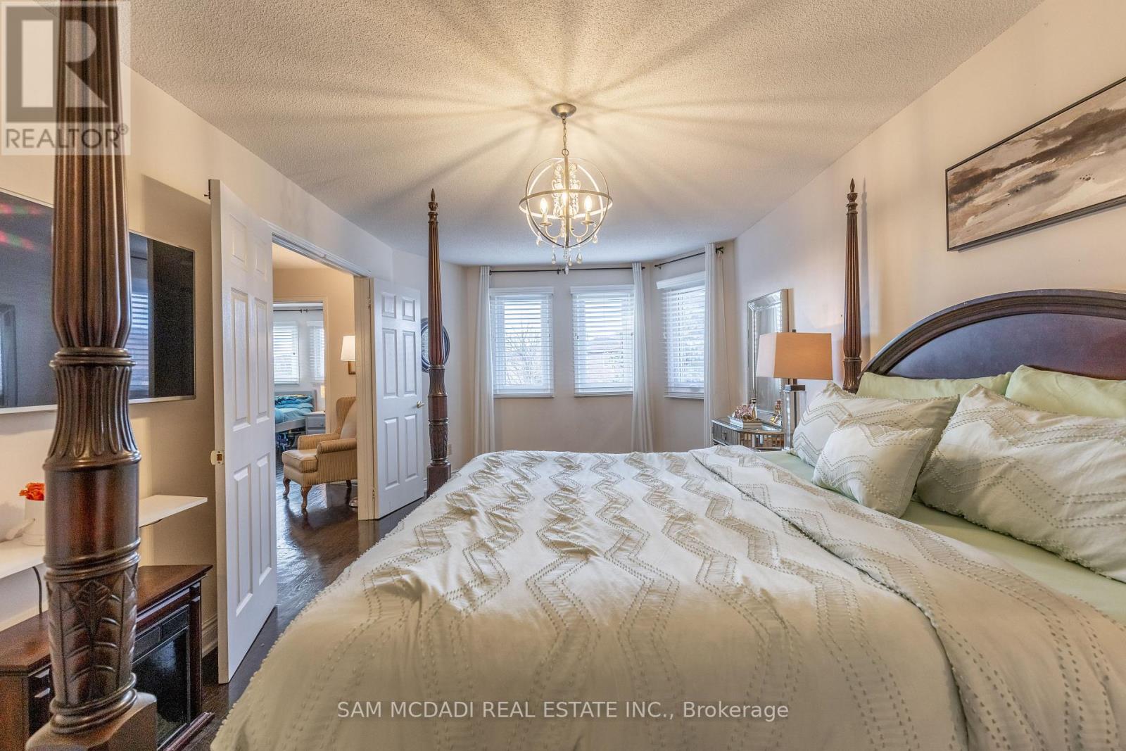 100 Castlehill Road, Brampton, Ontario  L6X 4C7 - Photo 23 - W12473428