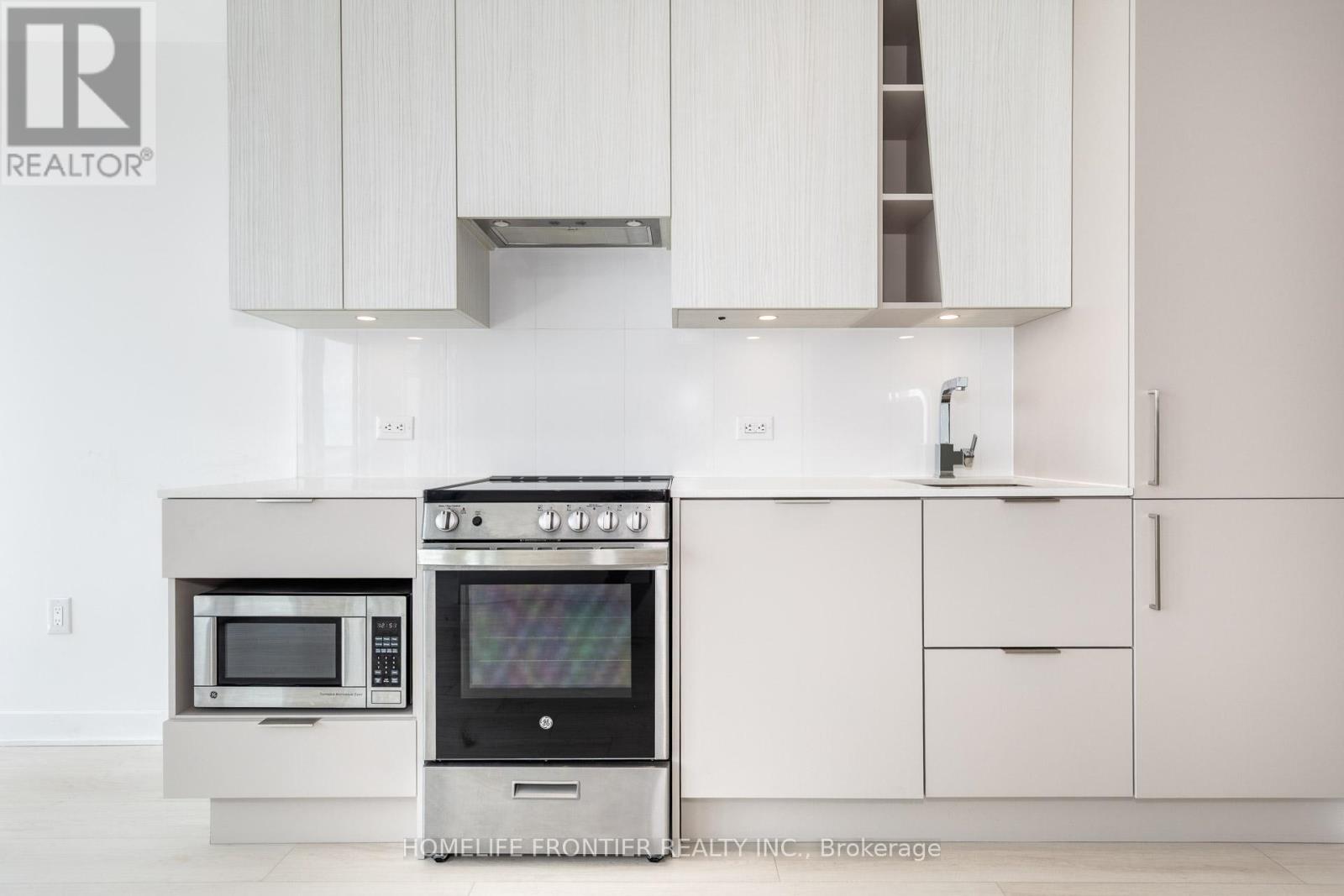 2807 - 3900 Confederation Parkway, Mississauga, Ontario  L5B 0M3 - Photo 11 - W12473441