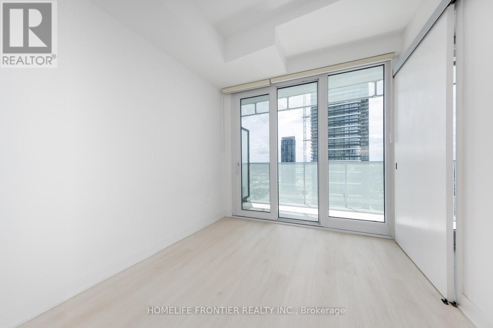 2807 - 3900 Confederation Parkway, Mississauga, Ontario  L5B 0M3 - Photo 17 - W12473441