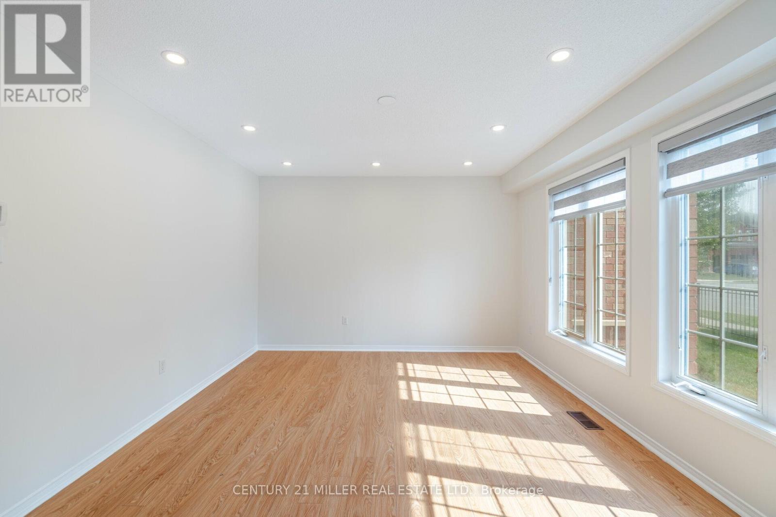 5953 Tenth Line W, Mississauga, Ontario  L5M 6K7 - Photo 5 - W12473443