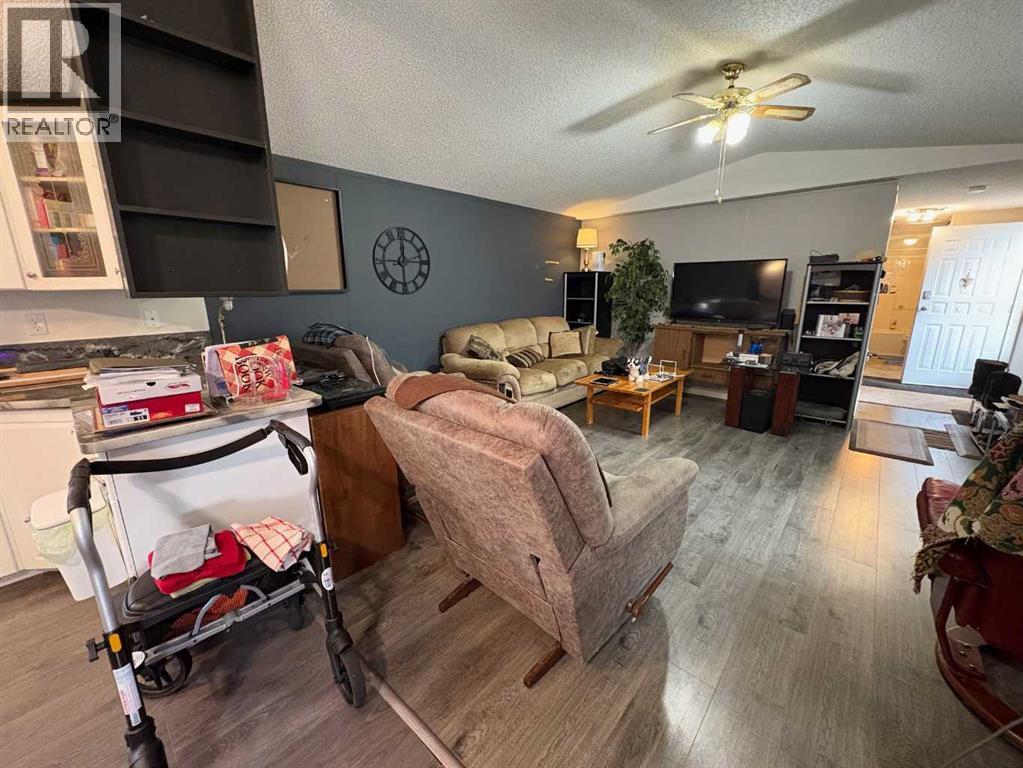 33 Parkside Drive, Red Deer, Alberta  T4P 1K1 - Photo 4 - A2260963