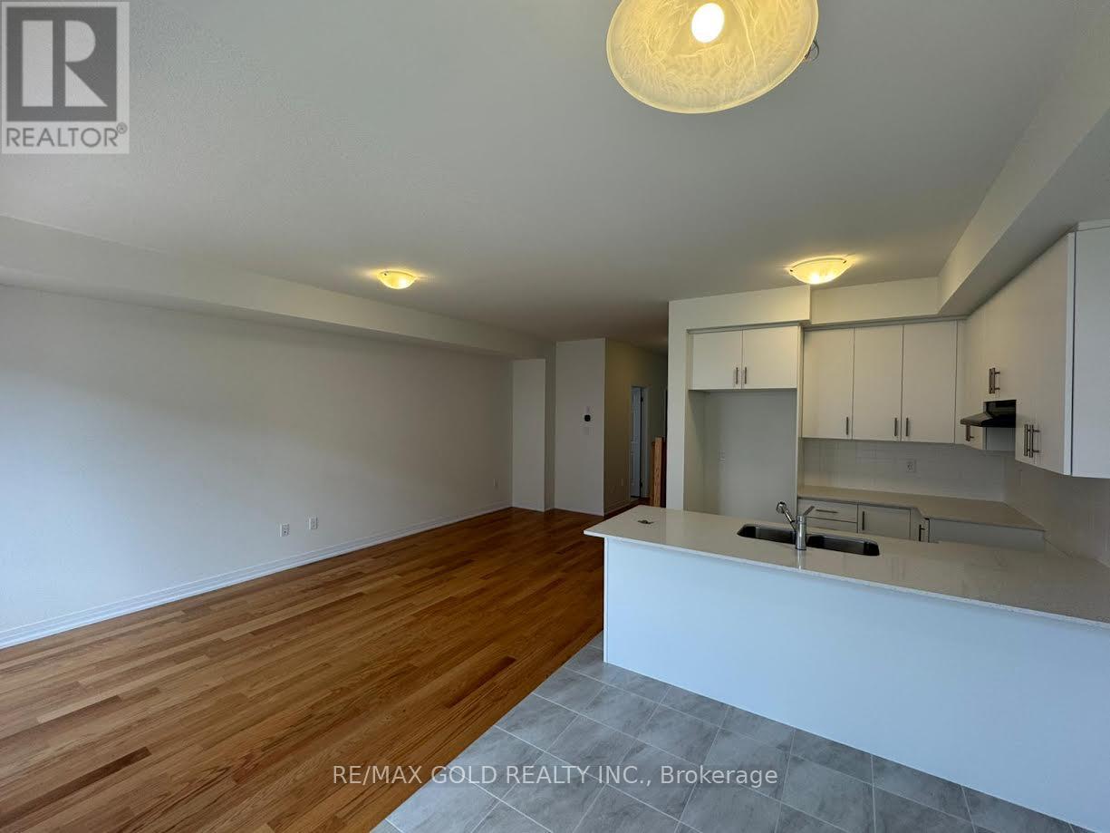 19 Lemon Avenue, Thorold, Ontario  L0S 1K0 - Photo 13 - X12473425