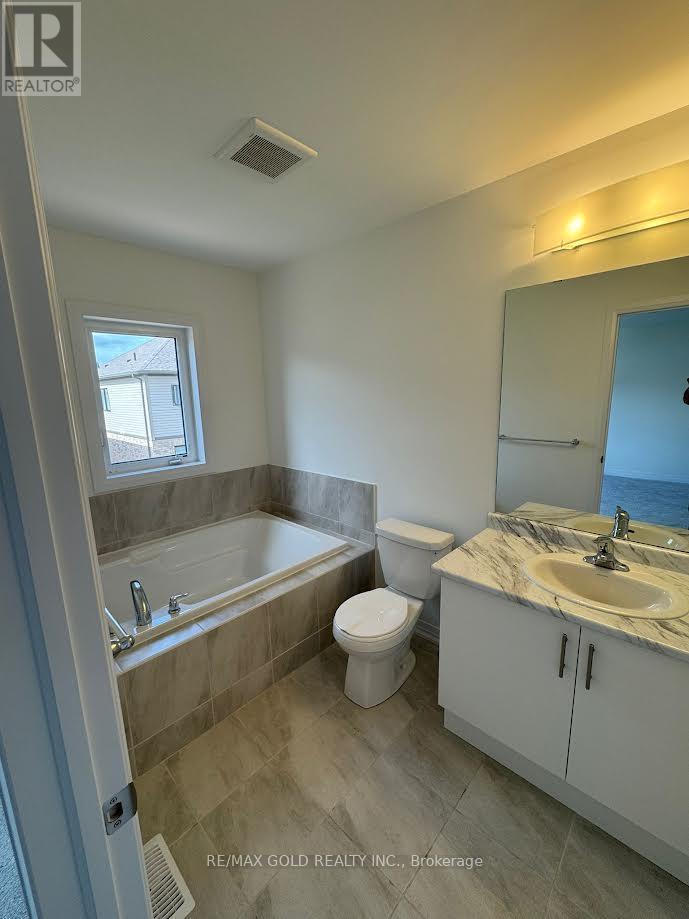 19 Lemon Avenue, Thorold, Ontario  L0S 1K0 - Photo 8 - X12473425