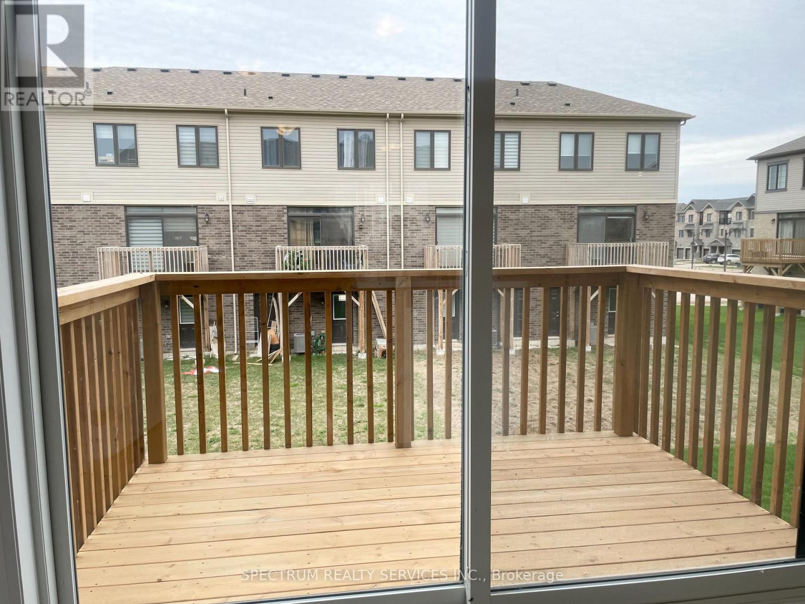 5 Hine Road, Brantford, Ontario  N3T 0W4 - Photo 7 - X12473440