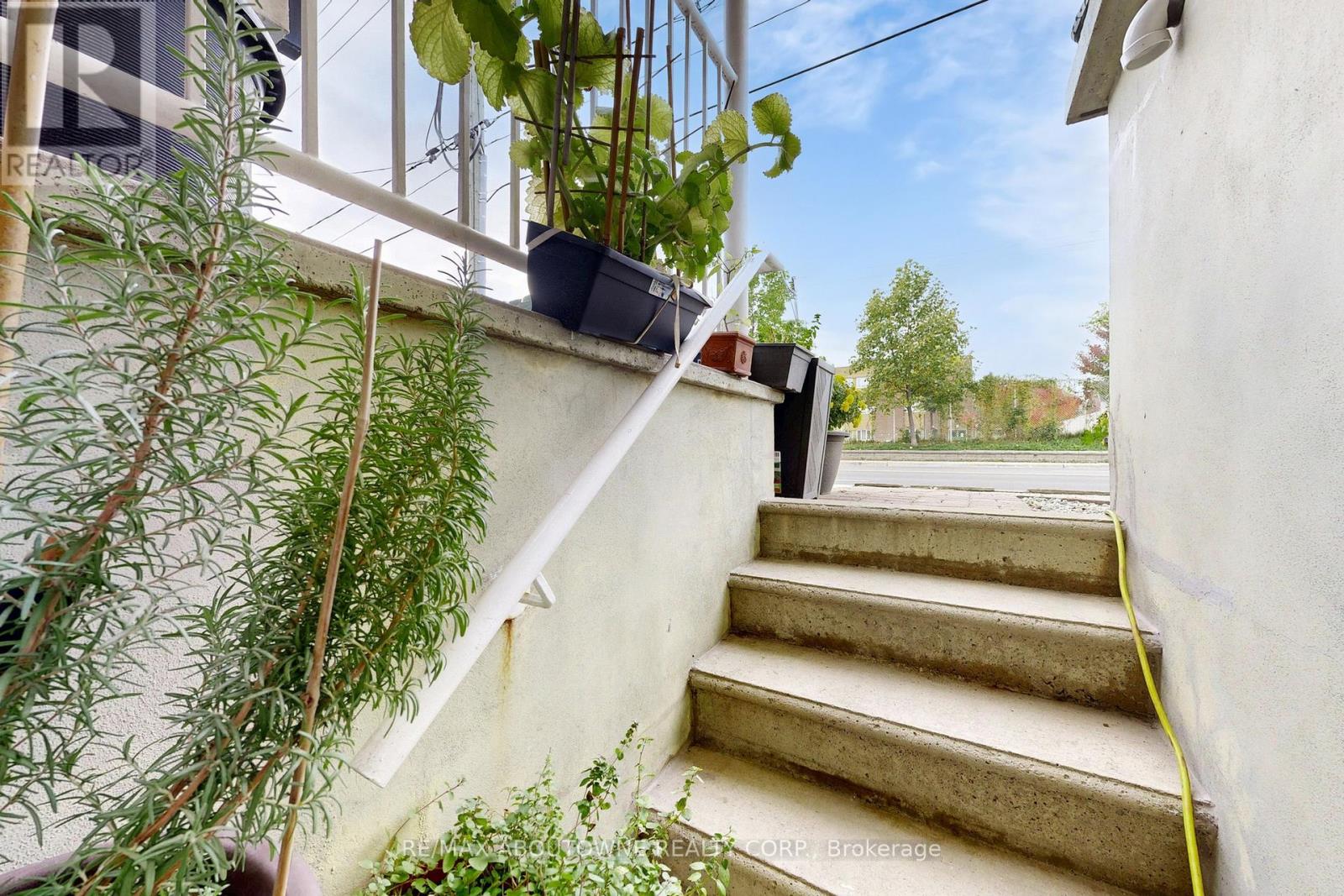 515 Ossington Avenue, Toronto, Ontario  M6G 3T3 - Photo 47 - C12473504