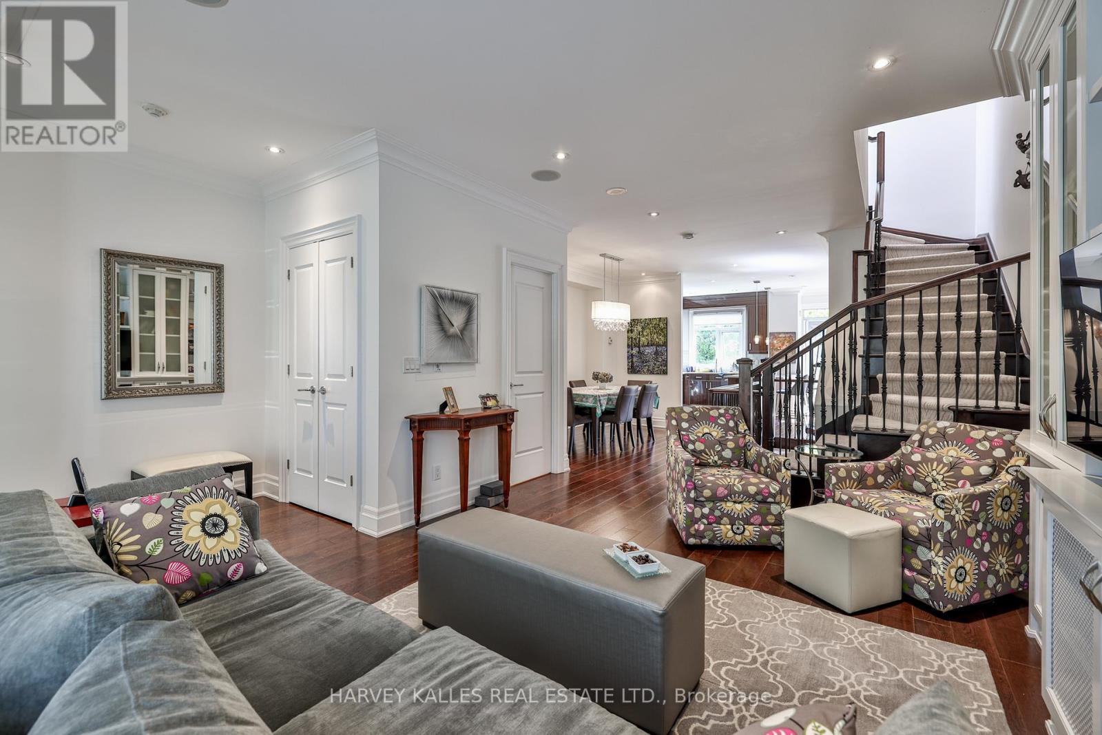 417 St Germain Avenue, Toronto, Ontario  M5M 1T7 - Photo 10 - C12473557