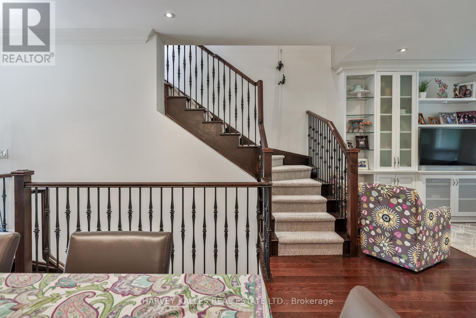 417 St Germain Avenue, Toronto, Ontario  M5M 1T7 - Photo 17 - C12473557