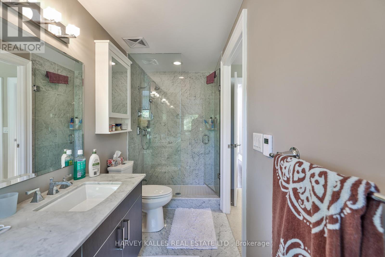 417 St Germain Avenue, Toronto, Ontario  M5M 1T7 - Photo 29 - C12473557