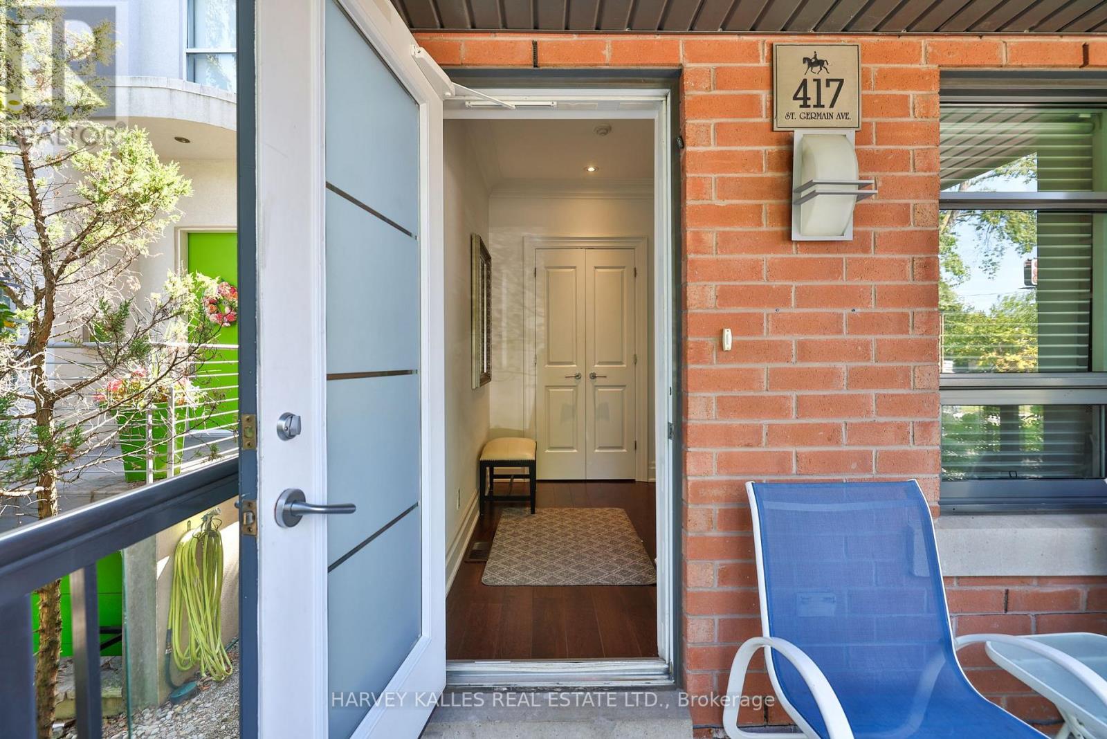 417 St Germain Avenue, Toronto, Ontario  M5M 1T7 - Photo 3 - C12473557