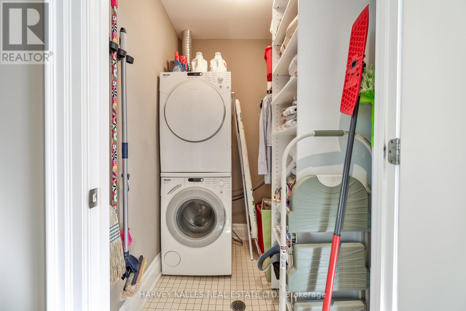 417 St Germain Avenue, Toronto, Ontario  M5M 1T7 - Photo 32 - C12473557