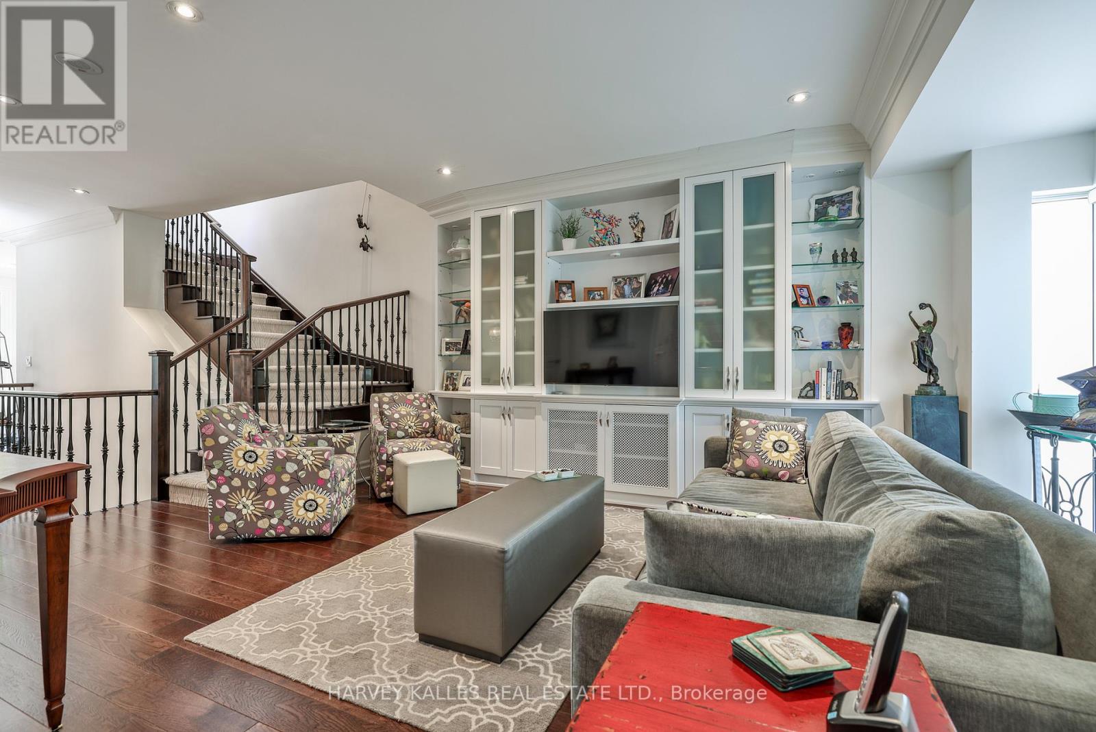 417 St Germain Avenue, Toronto, Ontario  M5M 1T7 - Photo 5 - C12473557