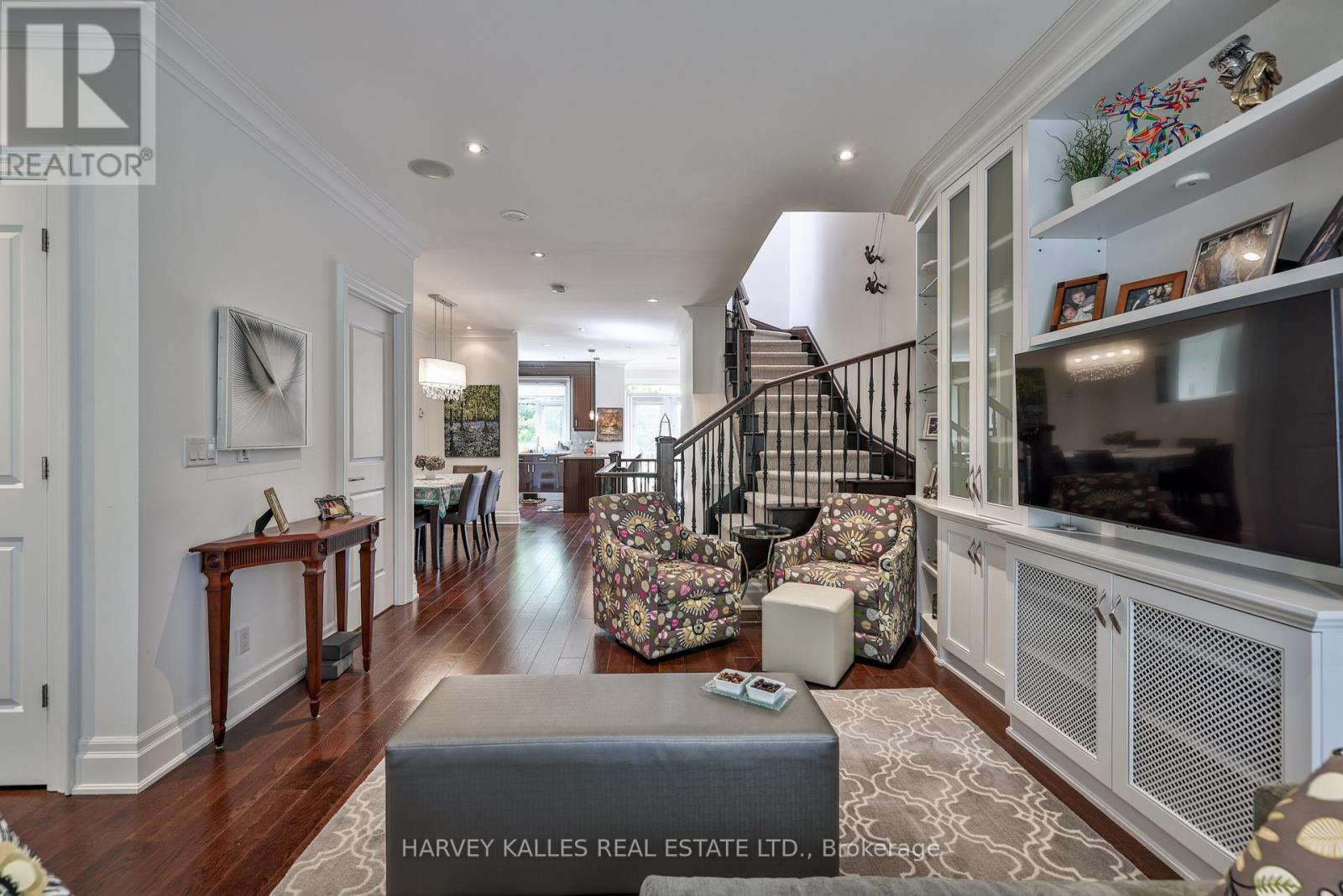 417 St Germain Avenue, Toronto, Ontario  M5M 1T7 - Photo 9 - C12473557