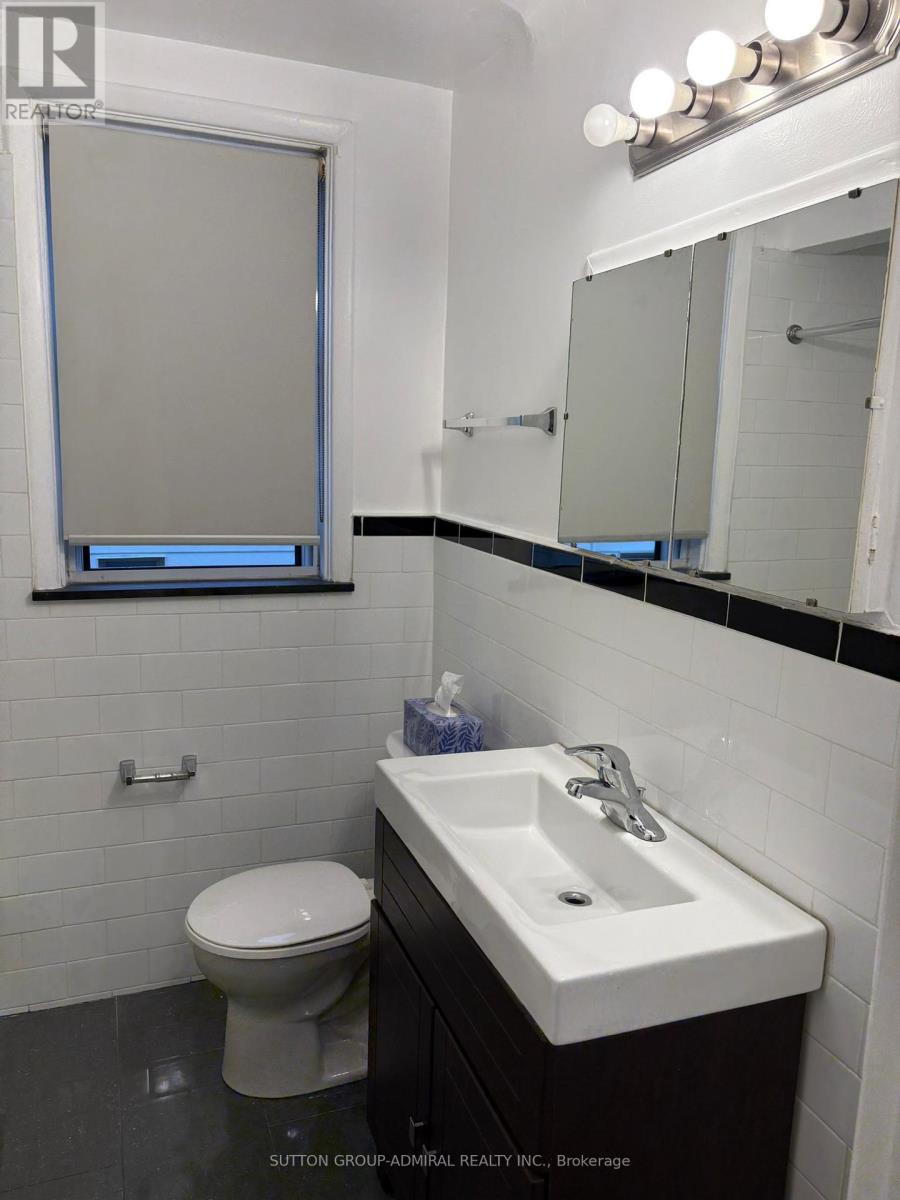 2 - 20 Meadowbrook Road, Toronto, Ontario  M6B 2S4 - Photo 11 - C12473572