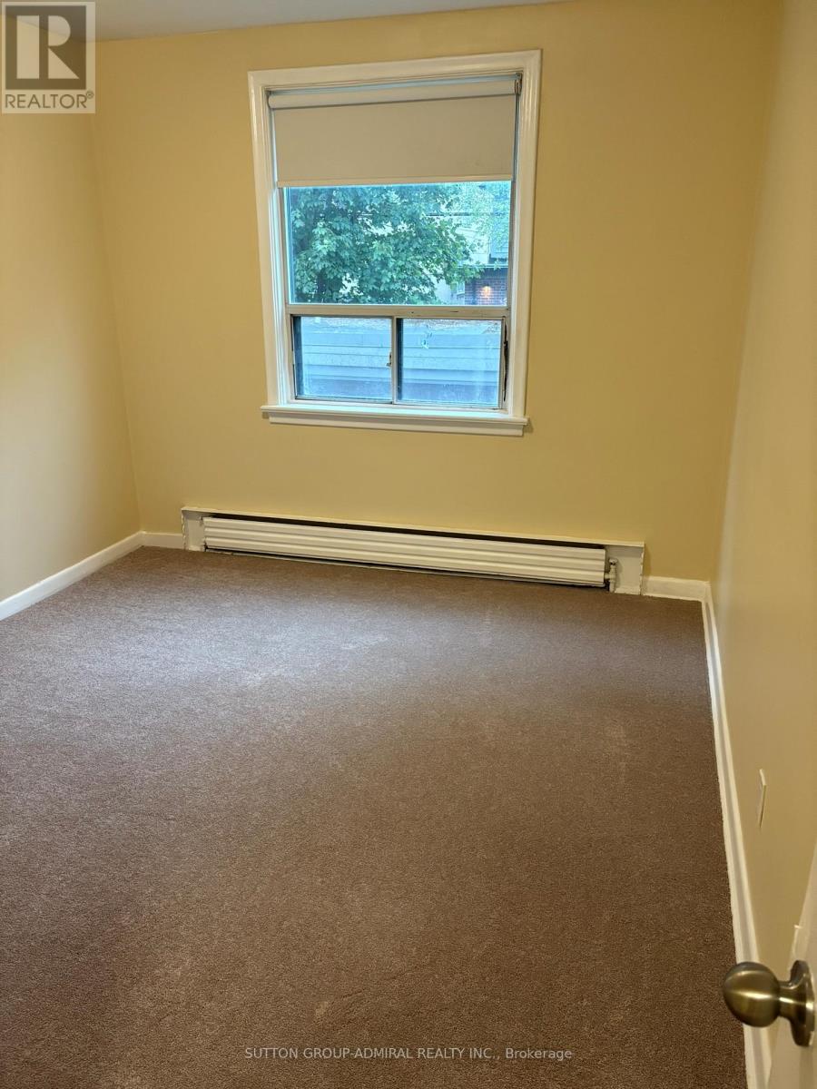 2 - 20 Meadowbrook Road, Toronto, Ontario  M6B 2S4 - Photo 14 - C12473572