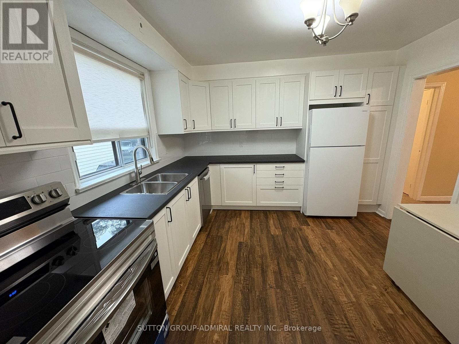 2 - 20 Meadowbrook Road, Toronto, Ontario  M6B 2S4 - Photo 7 - C12473572
