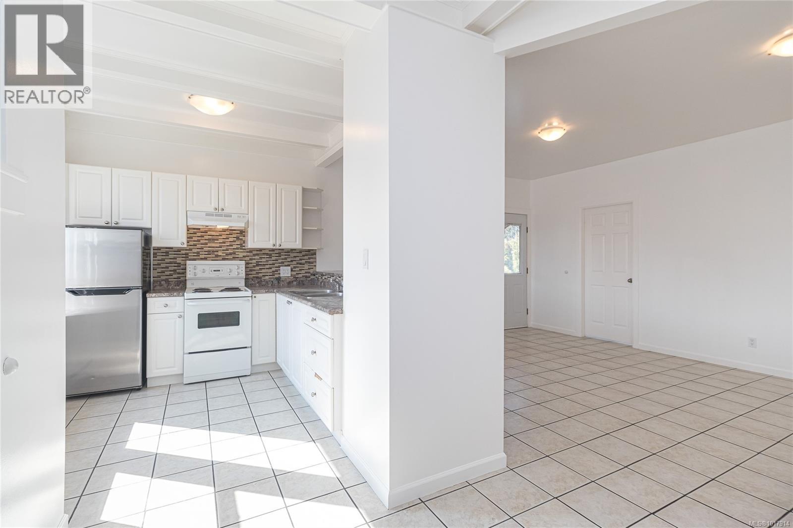 841 Viewfield Rd, Esquimalt, British Columbia  V9A 4V2 - Photo 10 - 1017914