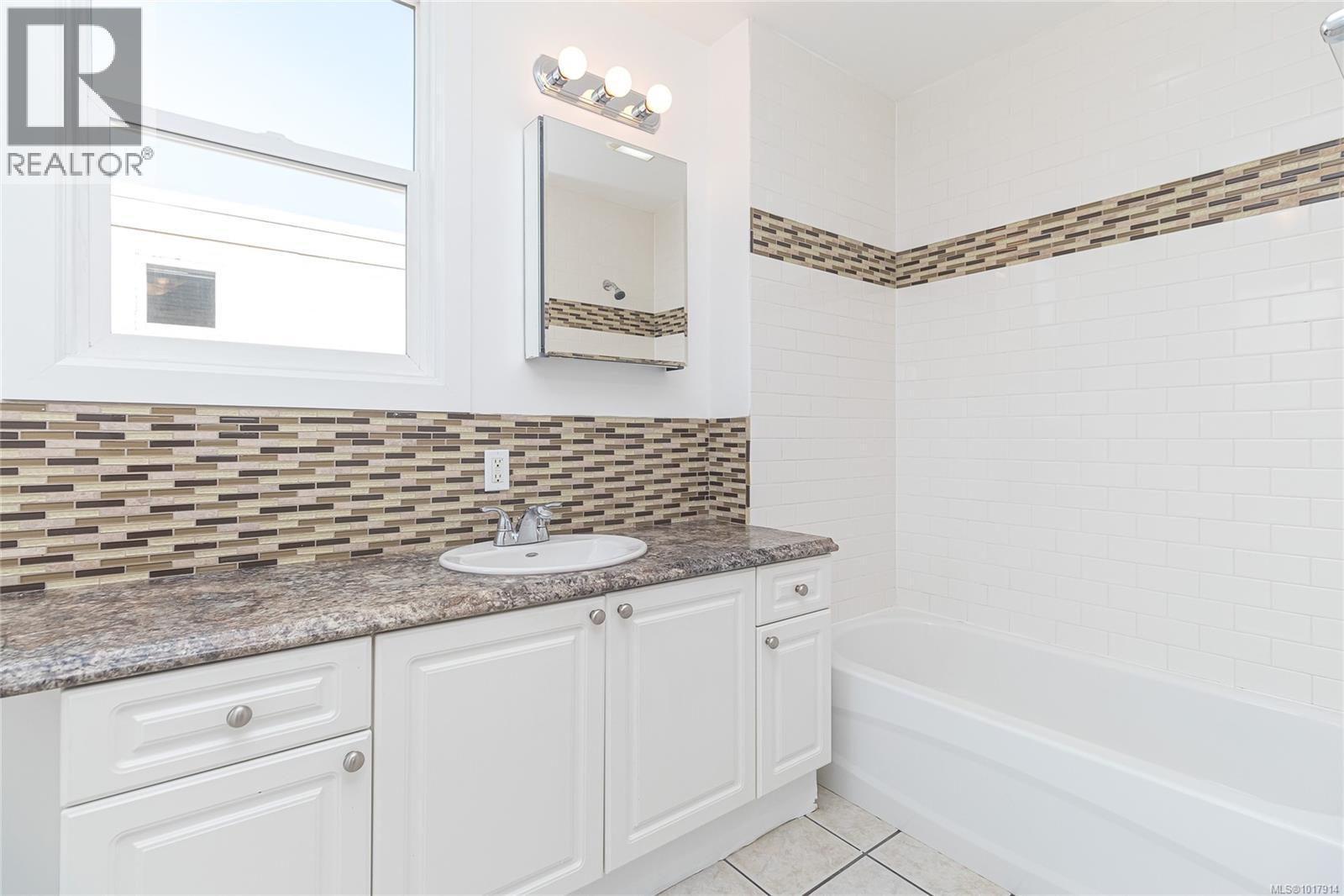 841 Viewfield Rd, Esquimalt, British Columbia  V9A 4V2 - Photo 12 - 1017914