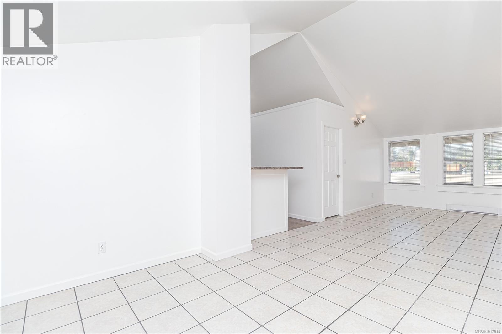 841 Viewfield Rd, Esquimalt, British Columbia  V9A 4V2 - Photo 17 - 1017914