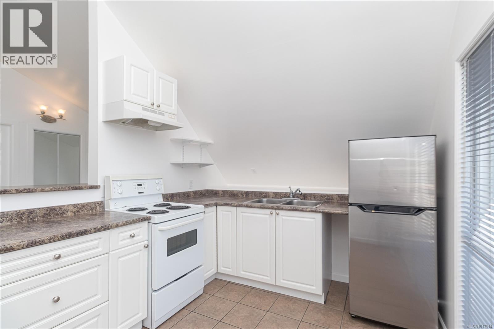 841 Viewfield Rd, Esquimalt, British Columbia  V9A 4V2 - Photo 19 - 1017914