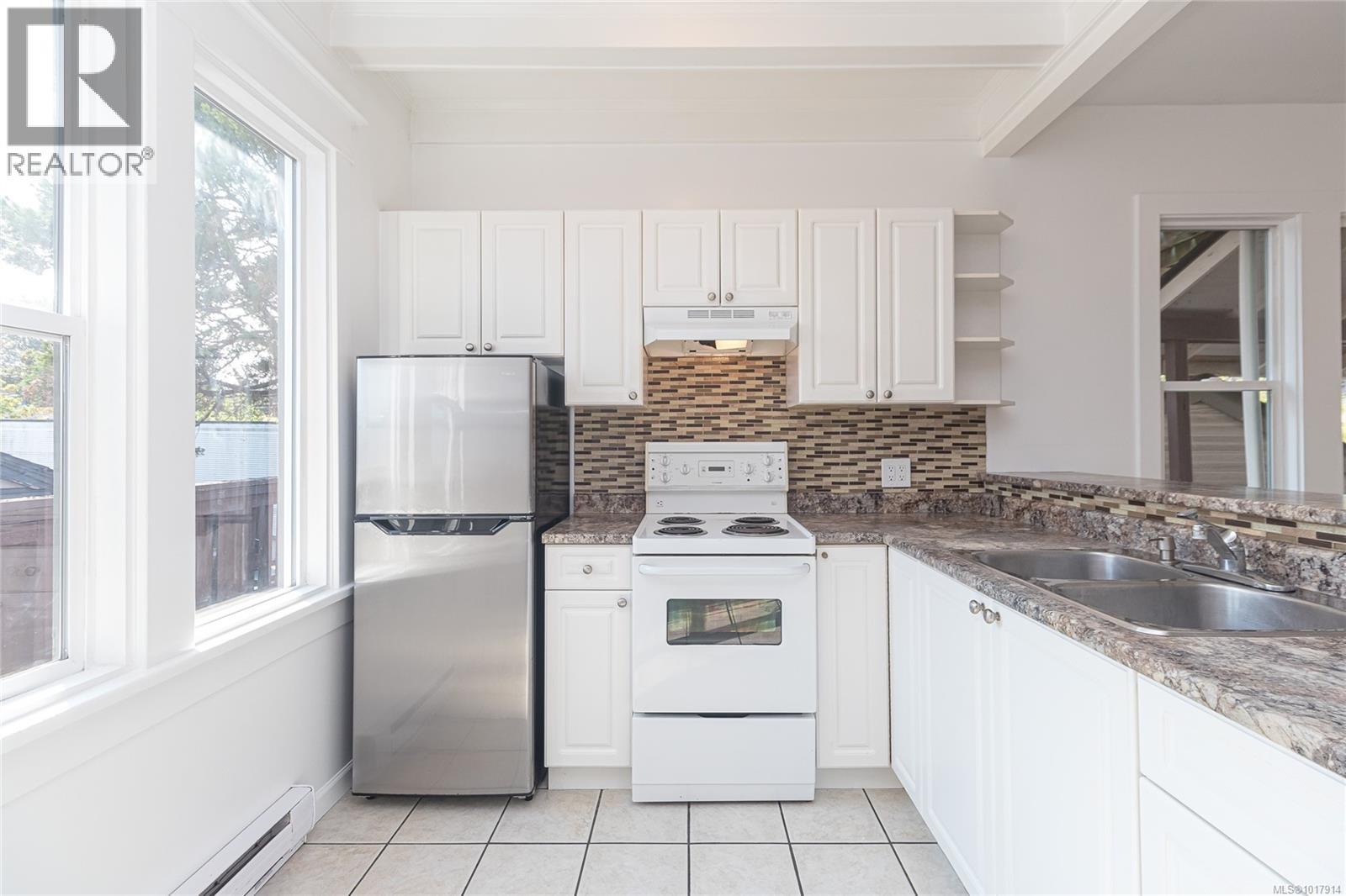 841 Viewfield Rd, Esquimalt, British Columbia  V9A 4V2 - Photo 9 - 1017914