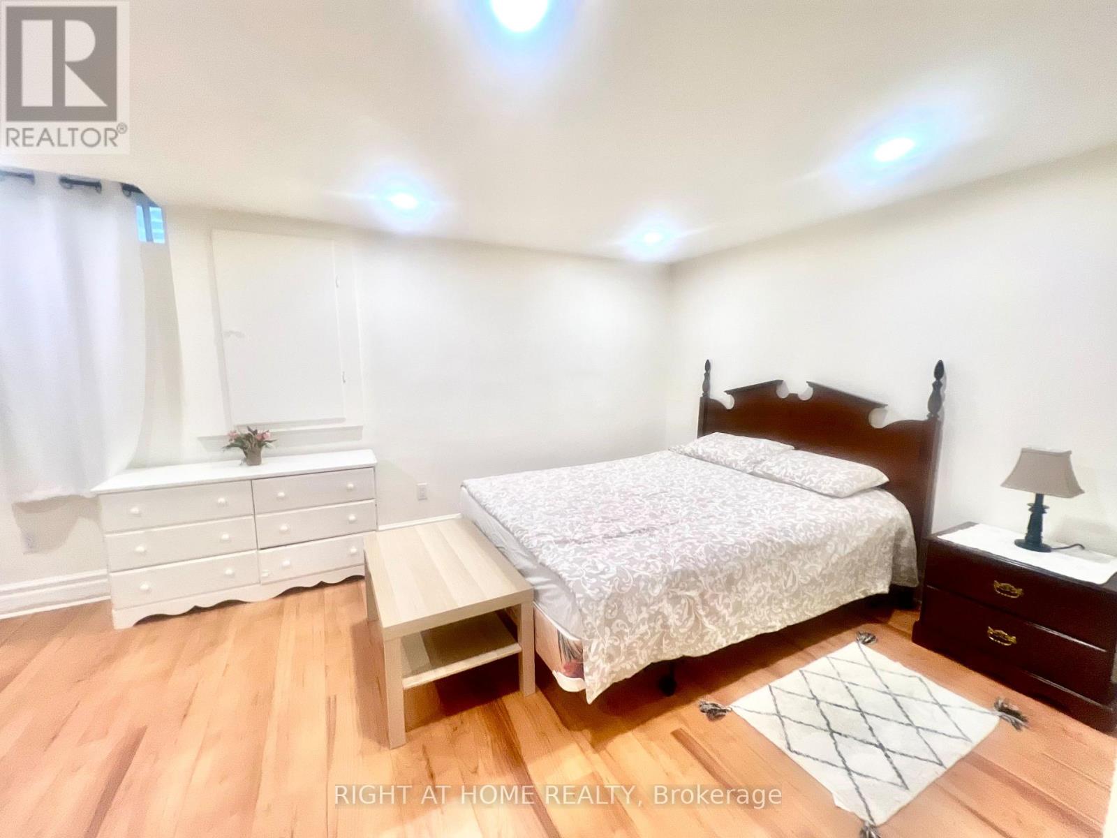 Room#b - 289 Laurentian Avenue, Mississauga, Ontario  L4Z 2S2 - Photo 4 - W12387165