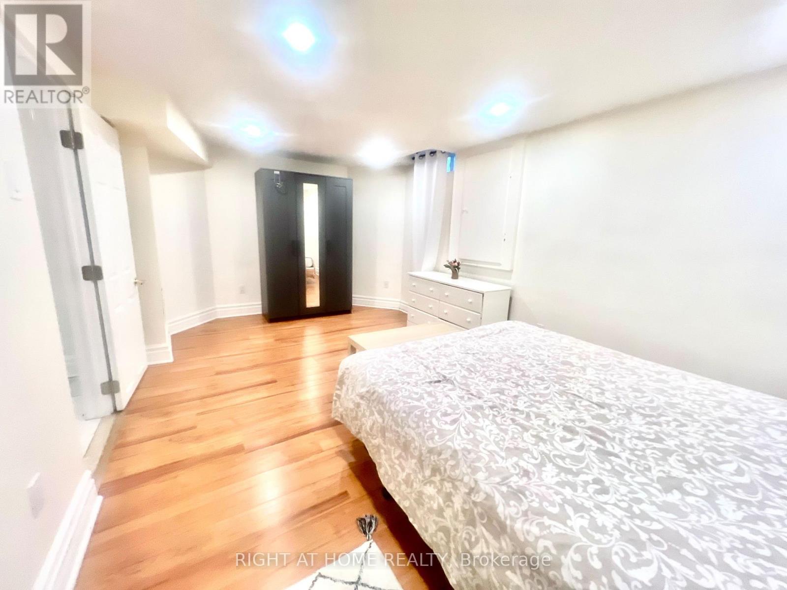 Room#b - 289 Laurentian Avenue, Mississauga, Ontario  L4Z 2S2 - Photo 5 - W12387165