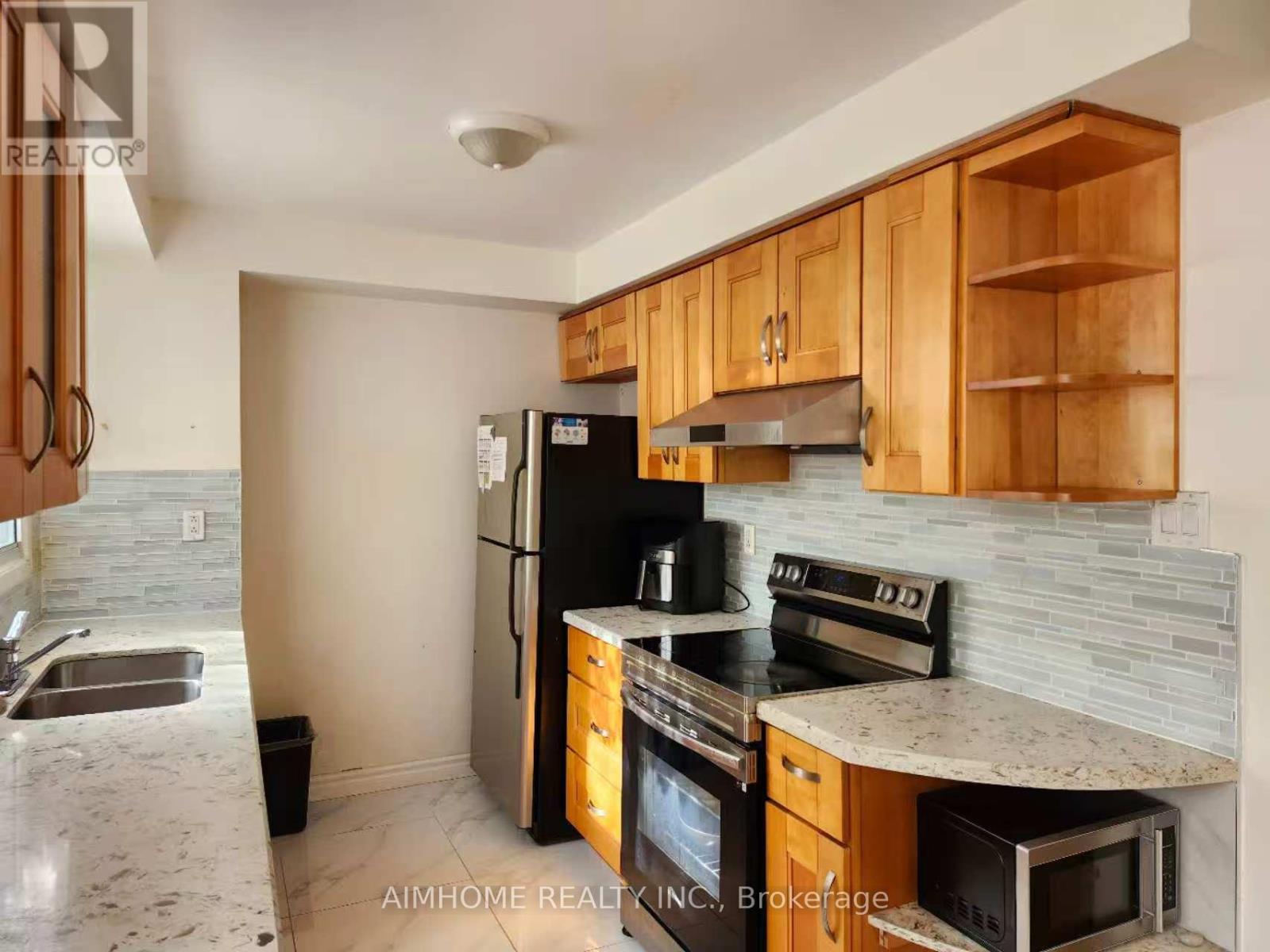 6 Thunder Grove, Toronto (Agincourt North), Ontario  M1V 1V6 - Photo 10 - E12473481