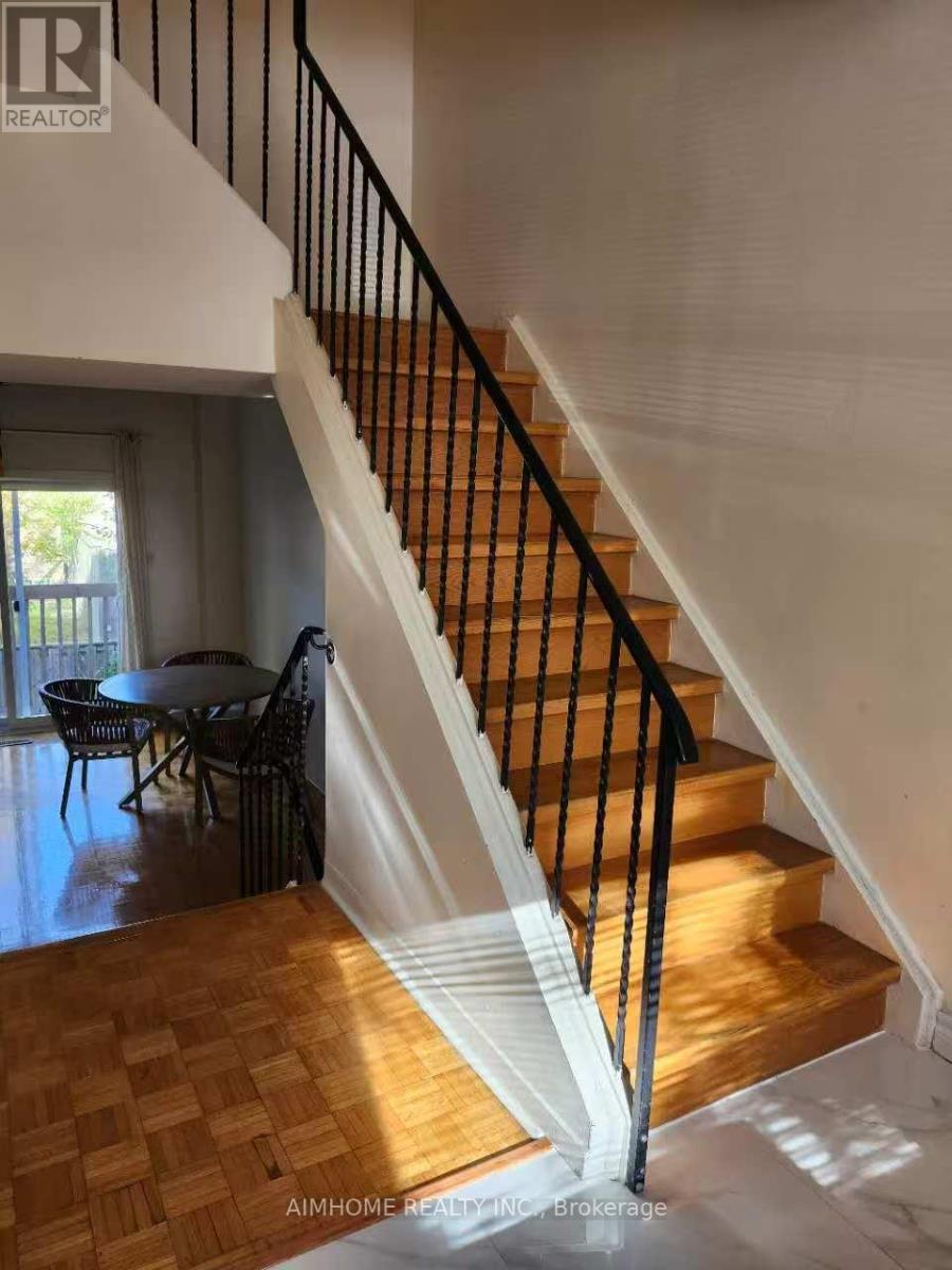 6 Thunder Grove, Toronto (Agincourt North), Ontario  M1V 1V6 - Photo 2 - E12473481