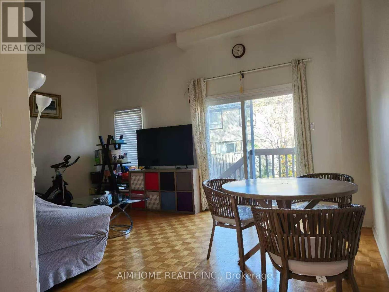 6 Thunder Grove, Toronto (Agincourt North), Ontario  M1V 1V6 - Photo 3 - E12473481