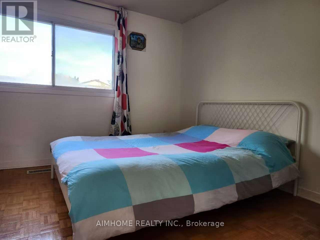 6 Thunder Grove, Toronto (Agincourt North), Ontario  M1V 1V6 - Photo 7 - E12473481