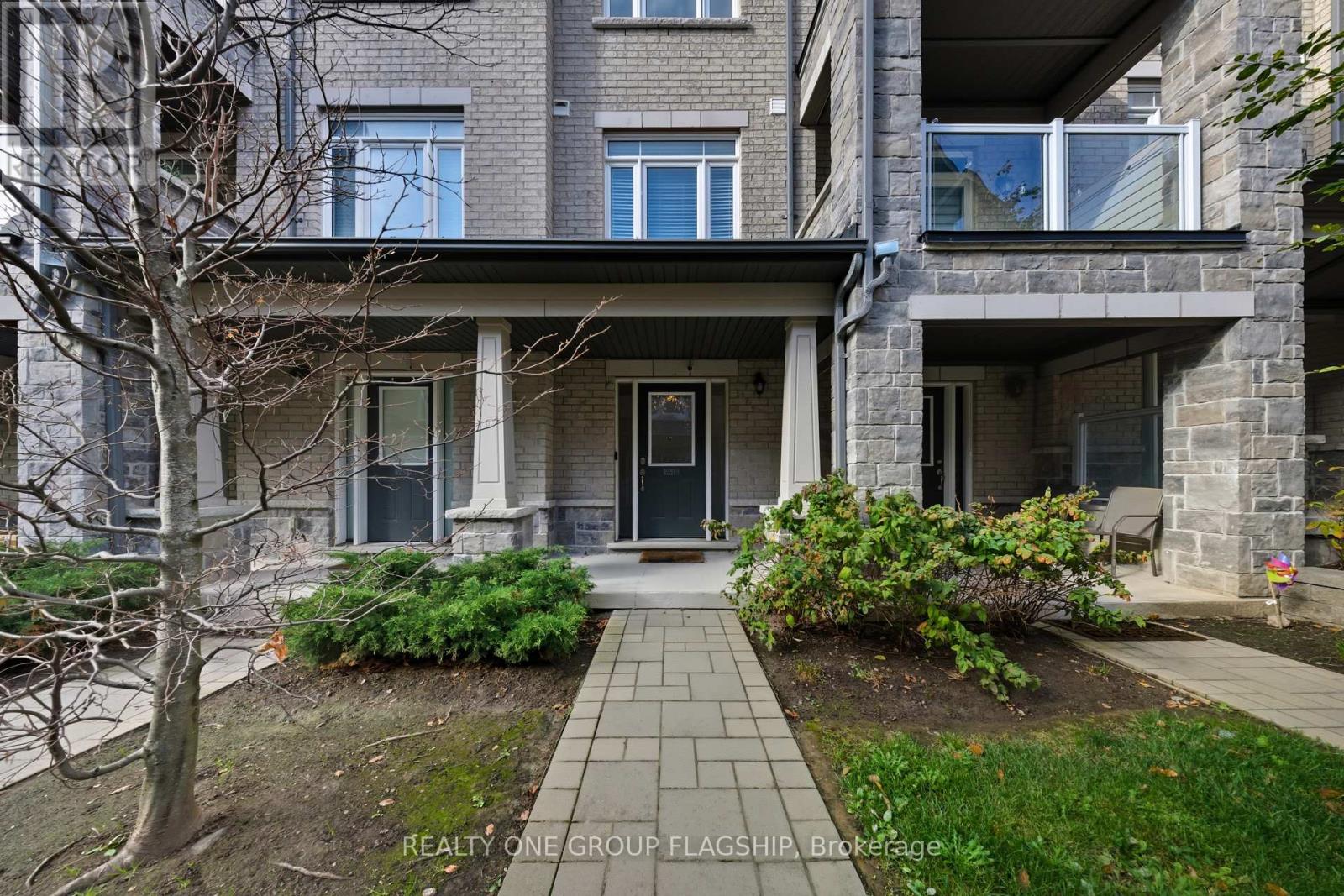 2613 Garrison Crossing, Pickering, Ontario  L1X 0E5 - Photo 2 - E12473507