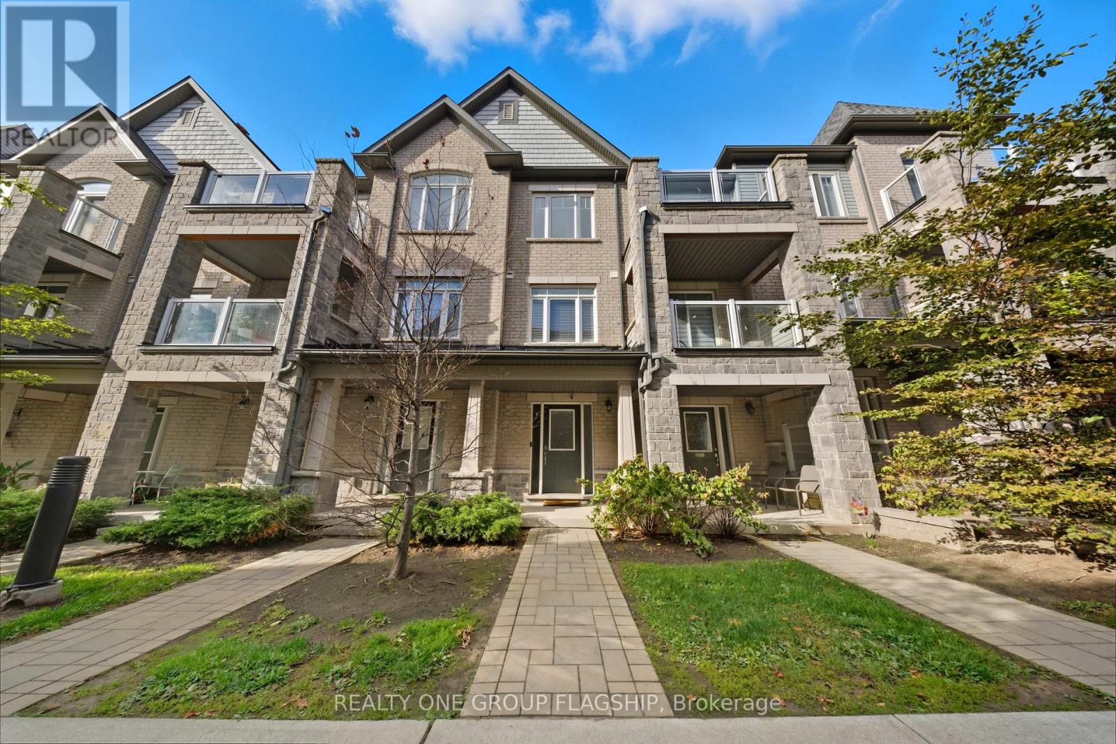 2613 Garrison Crossing, Pickering, Ontario  L1X 0E5 - Photo 4 - E12473507